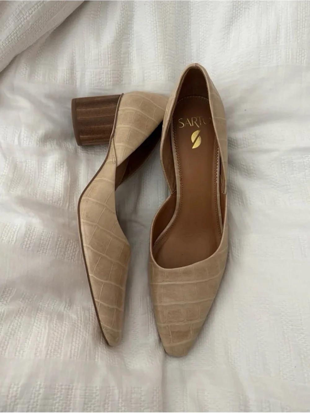 SARTO Beige Croc-Embossed Block Heels 8.5
